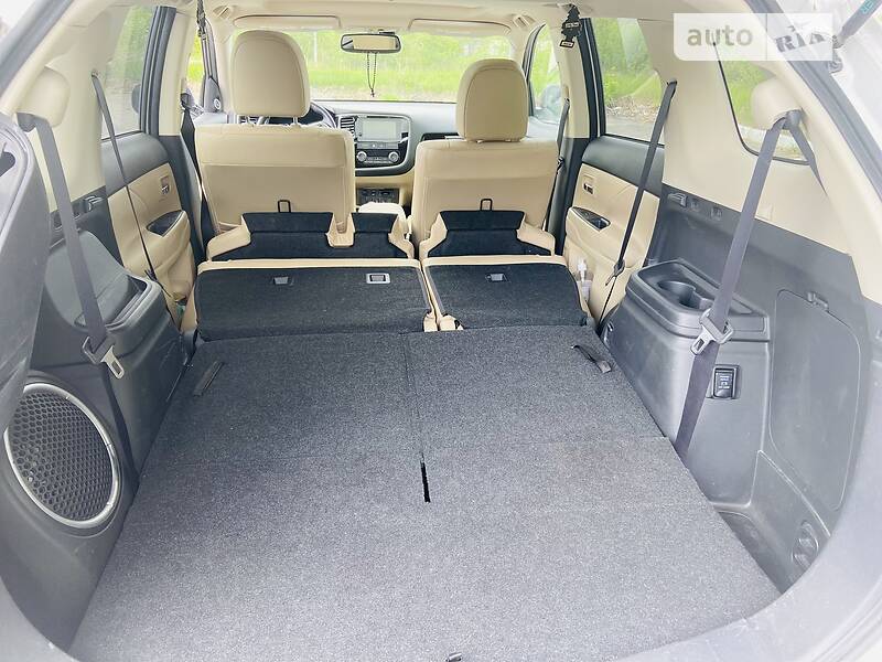 Позашляховик / Кросовер Mitsubishi Outlander 2017 в Києві фото 25 Позашляховик / Кросовер Mitsubishi Outlander 2017 в Києві