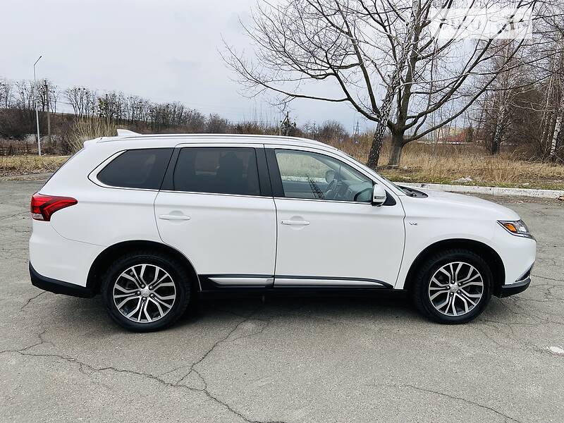 Позашляховик / Кросовер Mitsubishi Outlander 2017 в Києві фото 28 Позашляховик / Кросовер Mitsubishi Outlander 2017 в Києві