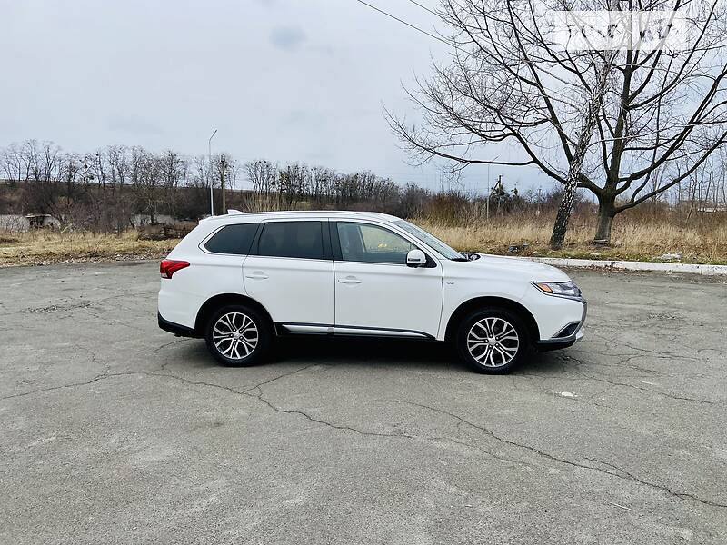 Позашляховик / Кросовер Mitsubishi Outlander 2017 в Києві фото 32 Позашляховик / Кросовер Mitsubishi Outlander 2017 в Києві