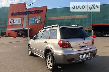 Внедорожник / Кроссовер Mitsubishi Outlander 2005 в Киеве