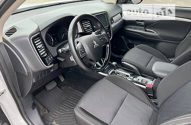 Внедорожник / Кроссовер Mitsubishi Outlander 2017 в Полтаве