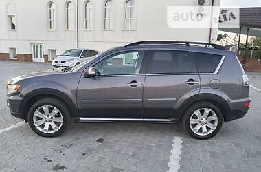 Внедорожник / Кроссовер Mitsubishi Outlander 2012 в Черновцах