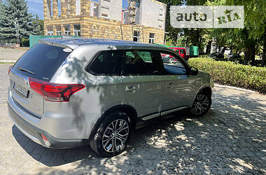 Внедорожник / Кроссовер Mitsubishi Outlander 2018 в Киеве