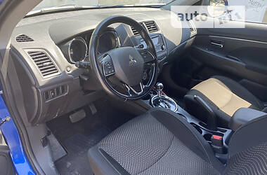 Внедорожник / Кроссовер Mitsubishi Outlander 2016 в Хмельницком