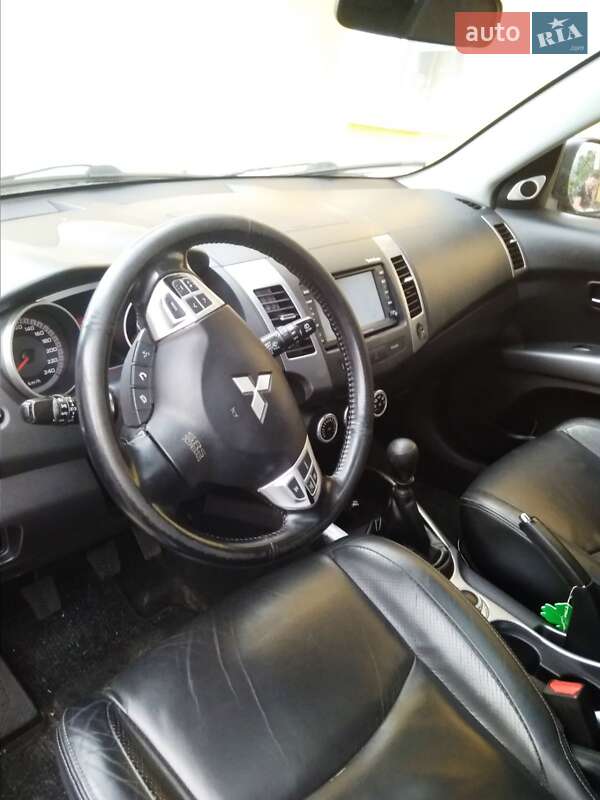 Позашляховик / Кросовер Mitsubishi Outlander 2007 в Охтирці