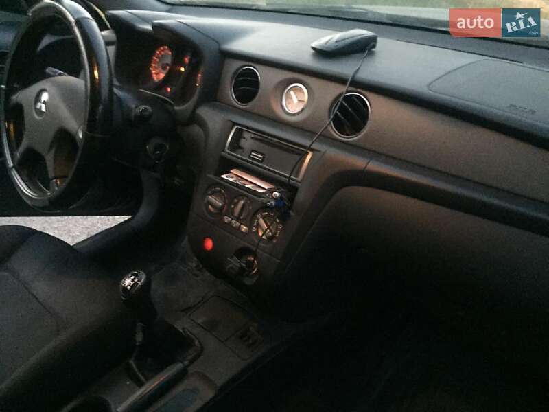 Внедорожник / Кроссовер Mitsubishi Outlander 2005 в Киеве
