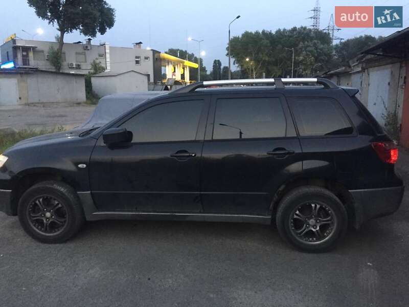 Внедорожник / Кроссовер Mitsubishi Outlander 2005 в Киеве
