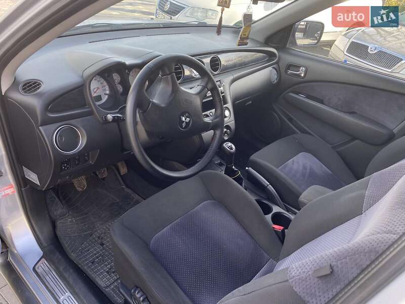 Внедорожник / Кроссовер Mitsubishi Outlander 2004 в Бучаче