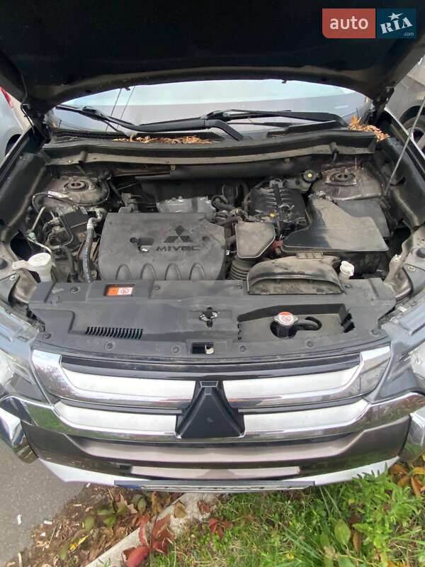 Mitsubishi Outlander 2016