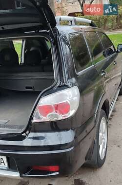 Позашляховик / Кросовер Mitsubishi Outlander 2009 в Львові