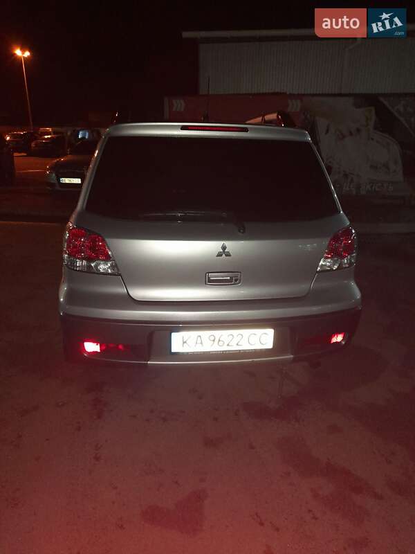 Універсал Mitsubishi Outlander 2004 в Києві фото 5 Універсал Mitsubishi Outlander 2004 в Києві