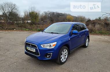 Внедорожник / Кроссовер Mitsubishi Outlander 2014 в Березане