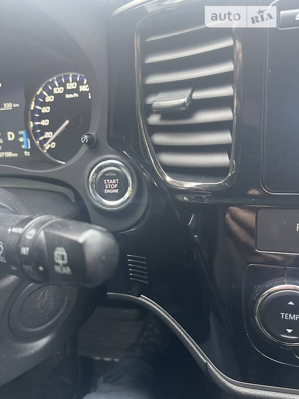 Внедорожник / Кроссовер Mitsubishi Outlander 2012 в Днепре