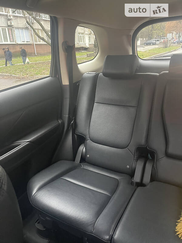 Внедорожник / Кроссовер Mitsubishi Outlander 2012 в Днепре