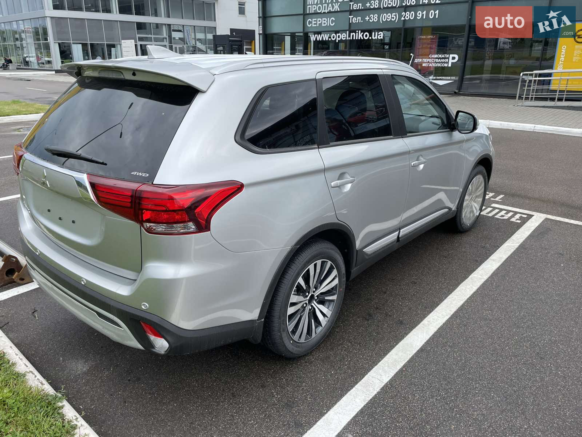 2021 Mitsubishi Outlander - мініатюра 16