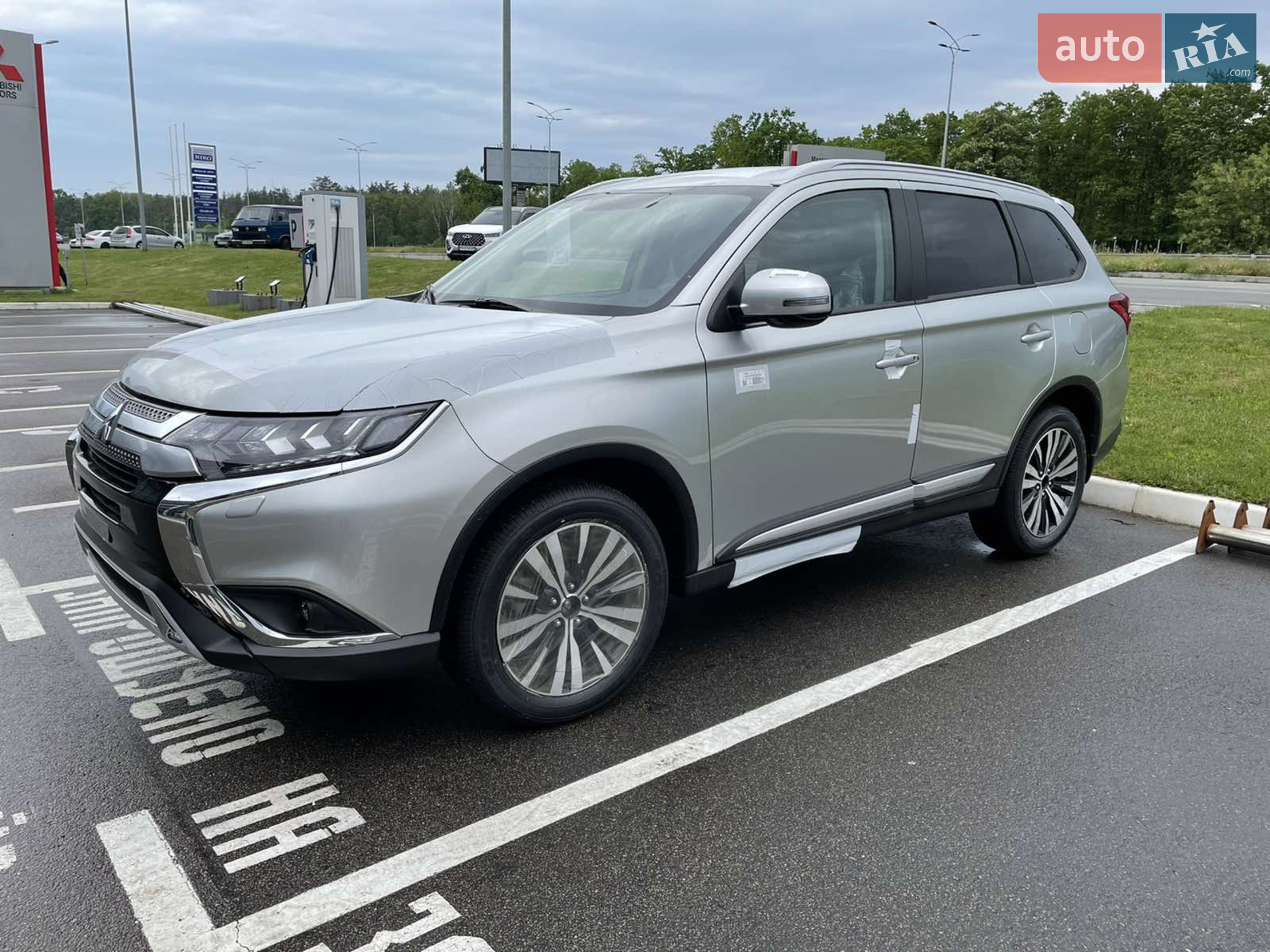 2021 Mitsubishi Outlander - мініатюра 19