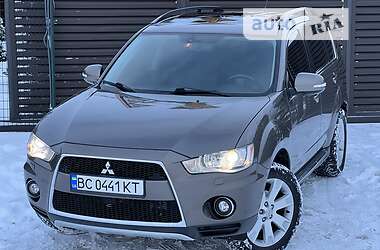 Внедорожник / Кроссовер Mitsubishi Outlander 2011 в Стрые