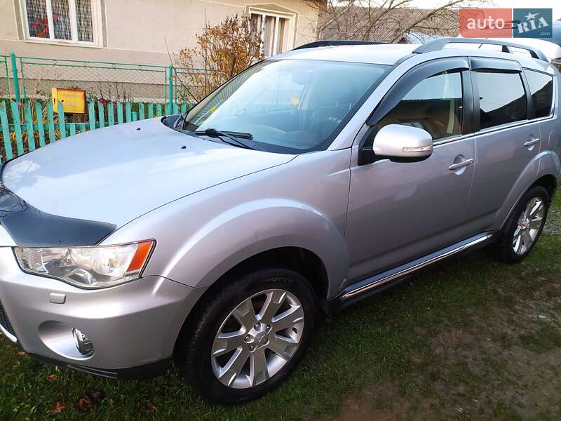 Mitsubishi Outlander 2011