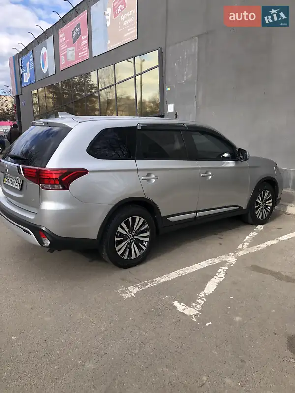 Mitsubishi Outlander