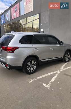 Универсал Mitsubishi Outlander 2019 в Одессе