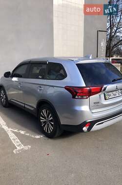 Универсал Mitsubishi Outlander 2019 в Одессе