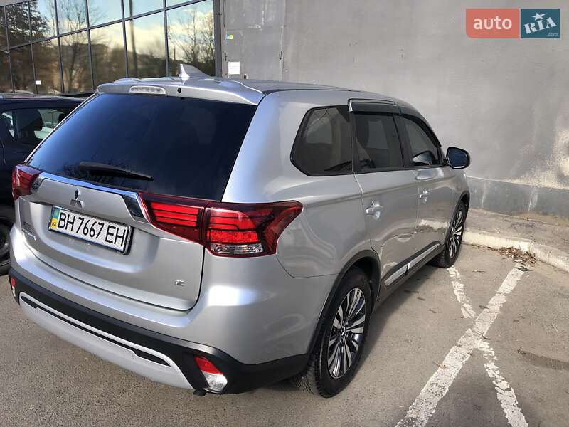 Универсал Mitsubishi Outlander 2019 в Одессе