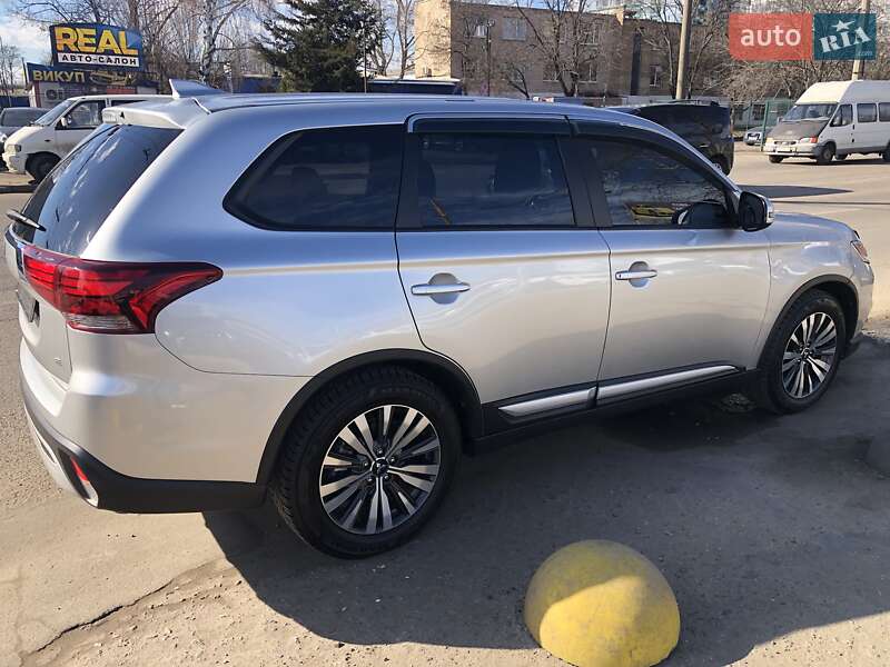 Универсал Mitsubishi Outlander 2019 в Одессе