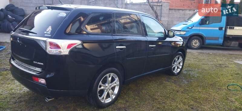 Позашляховик / Кросовер Mitsubishi Outlander 2013 в Рівному