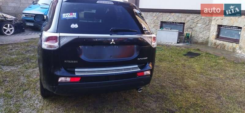 Позашляховик / Кросовер Mitsubishi Outlander 2013 в Рівному