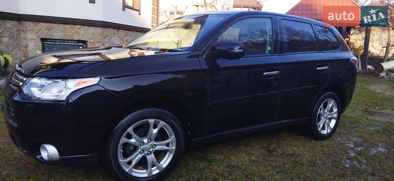 Позашляховик / Кросовер Mitsubishi Outlander 2013 в Рівному