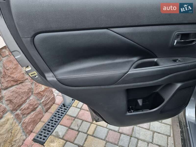 Універсал Mitsubishi Outlander 2013 в Тернополі