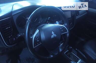 Внедорожник / Кроссовер Mitsubishi Outlander 2013 в Обухове