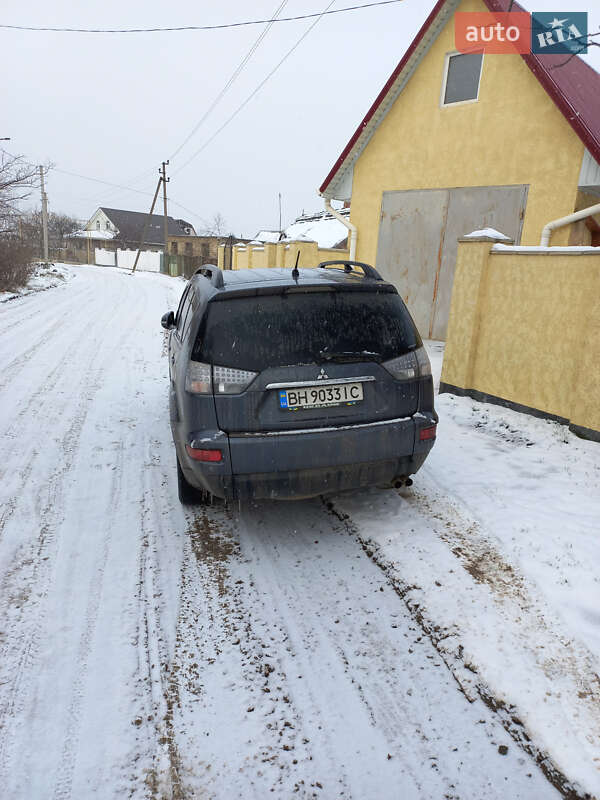 Позашляховик / Кросовер Mitsubishi Outlander 2011 в Одесі