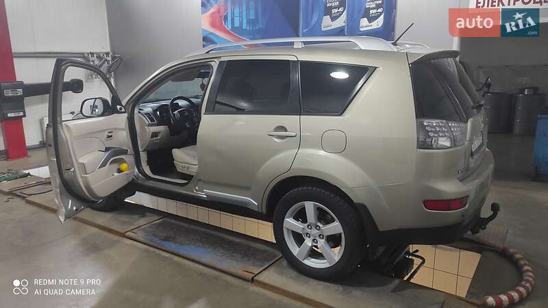 Внедорожник / Кроссовер Mitsubishi Outlander 2007 в Хмельницком
