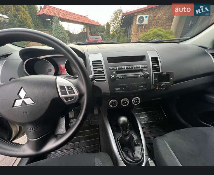 Позашляховик / Кросовер Mitsubishi Outlander 2008 в Житомирі