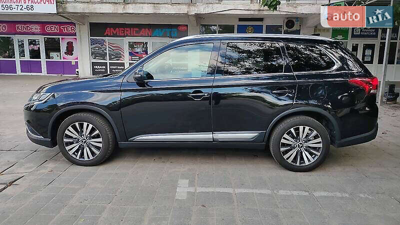 Позашляховик / Кросовер Mitsubishi Outlander 2018 в Запоріжжі