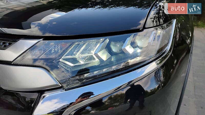 Позашляховик / Кросовер Mitsubishi Outlander 2018 в Запоріжжі