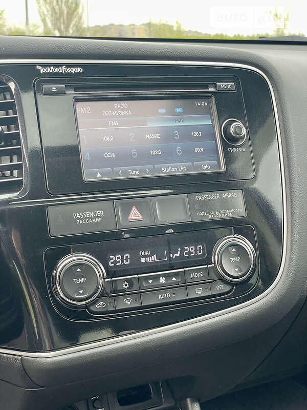 Внедорожник / Кроссовер Mitsubishi Outlander 2012 в Киеве