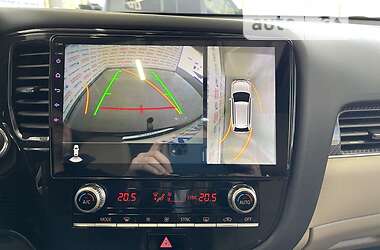 Внедорожник / Кроссовер Mitsubishi Outlander 2021 в 