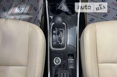 Внедорожник / Кроссовер Mitsubishi Outlander 2021 в 