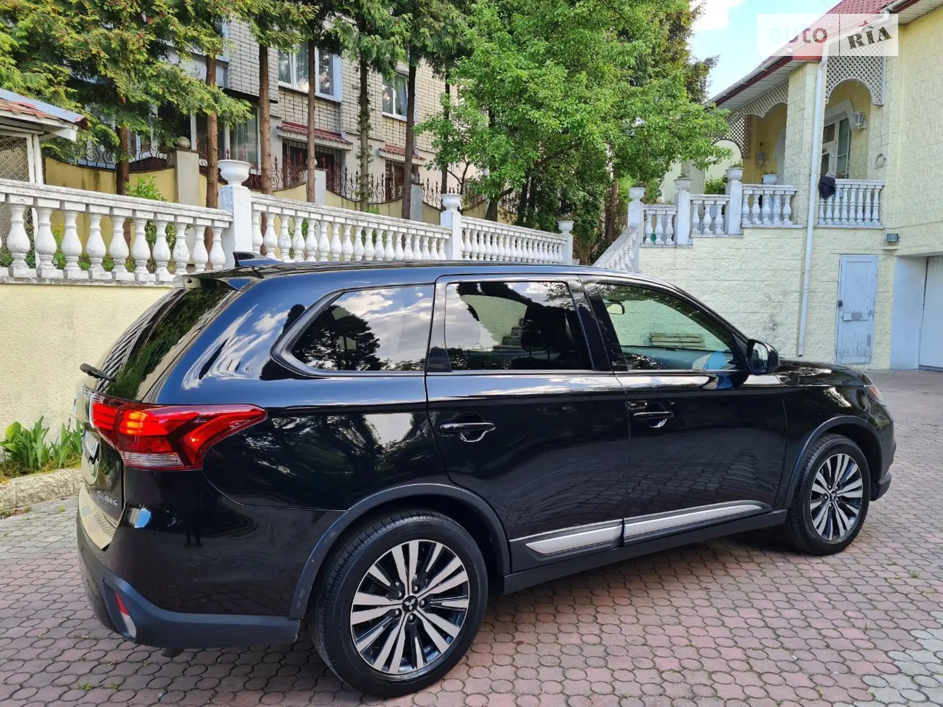 2019 Mitsubishi Outlander - мініатюра 5