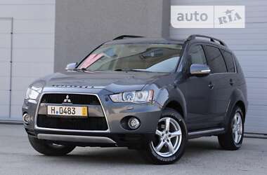 Внедорожник / Кроссовер Mitsubishi Outlander 2012 в 