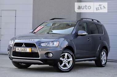 Внедорожник / Кроссовер Mitsubishi Outlander 2012 в 