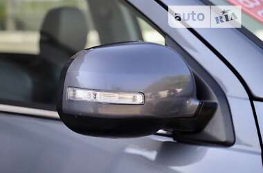 Внедорожник / Кроссовер Mitsubishi Outlander 2012 в 
