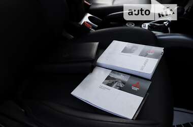 Внедорожник / Кроссовер Mitsubishi Outlander 2012 в 