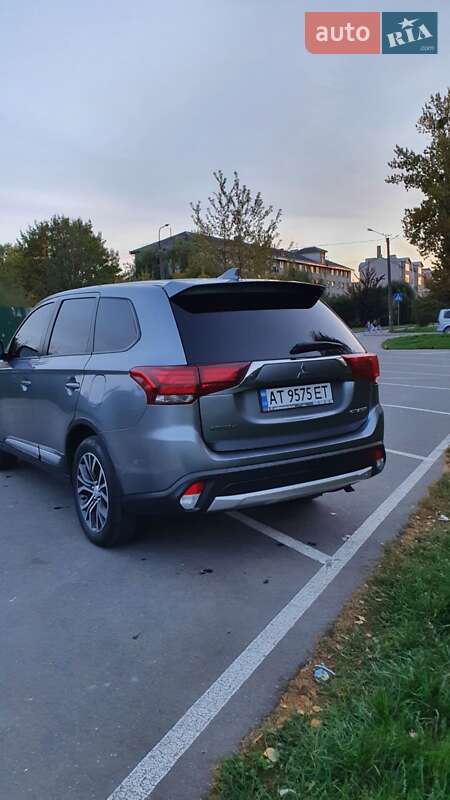 Внедорожник / Кроссовер Mitsubishi Outlander 2017 в Ивано-Франковске