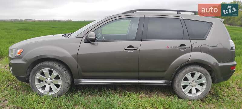 Внедорожник / Кроссовер Mitsubishi Outlander 2010 в Самборе фото 3 Внедорожник / Кроссовер Mitsubishi Outlander 2010 в Самборе