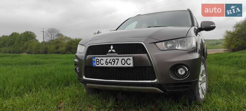 Внедорожник / Кроссовер Mitsubishi Outlander 2010 в Самборе фото 7 Внедорожник / Кроссовер Mitsubishi Outlander 2010 в Самборе