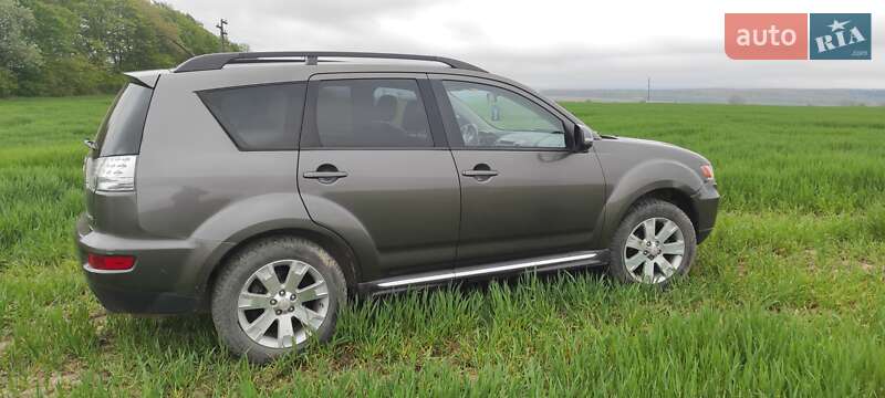 Внедорожник / Кроссовер Mitsubishi Outlander 2010 в Самборе фото 14 Внедорожник / Кроссовер Mitsubishi Outlander 2010 в Самборе