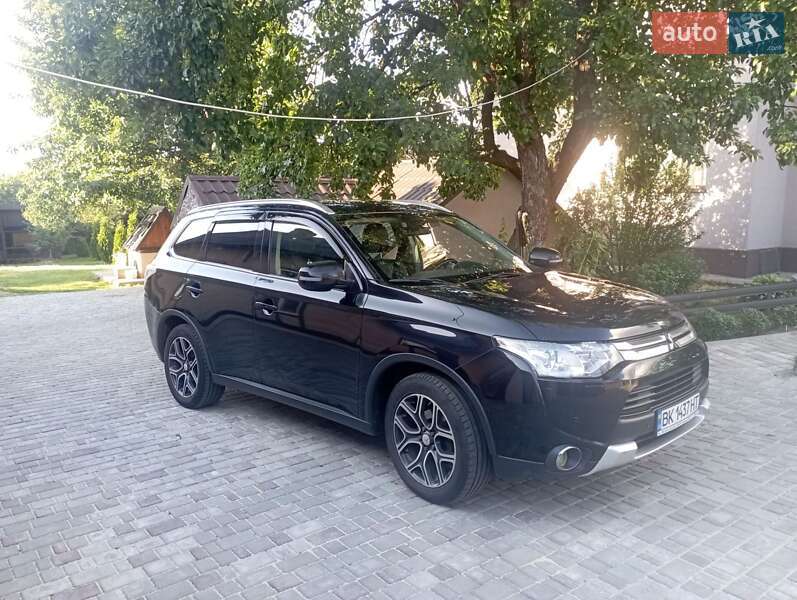 Mitsubishi Outlander 2014